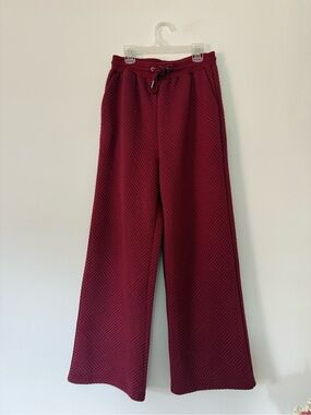Women's Wide-Leg Quilted Sweatpants - Burgundy